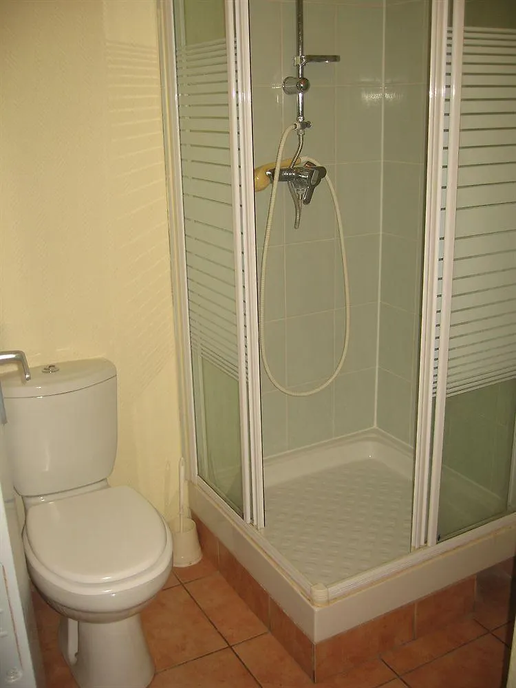 Otel Au Royal Mad