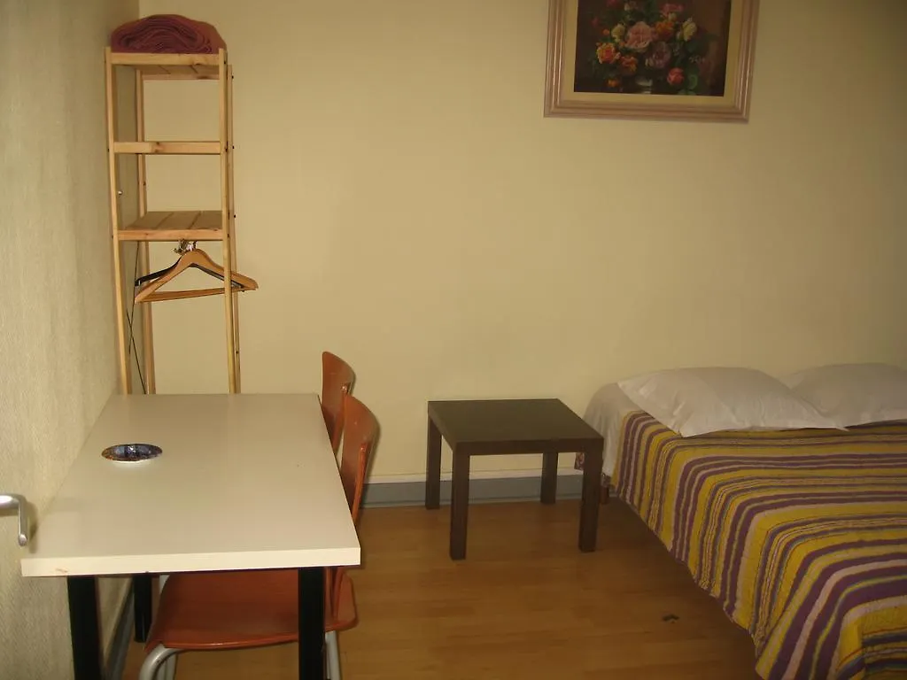 Otel Au Royal Mad