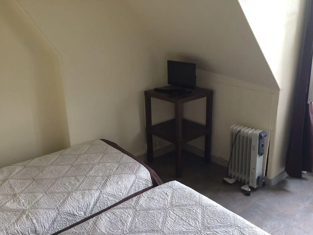 Otel Au Royal Mad 3*