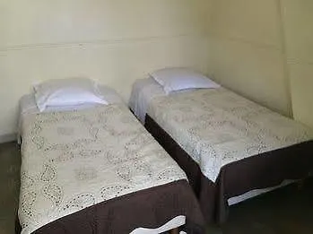 Au Royal Mad Otel
