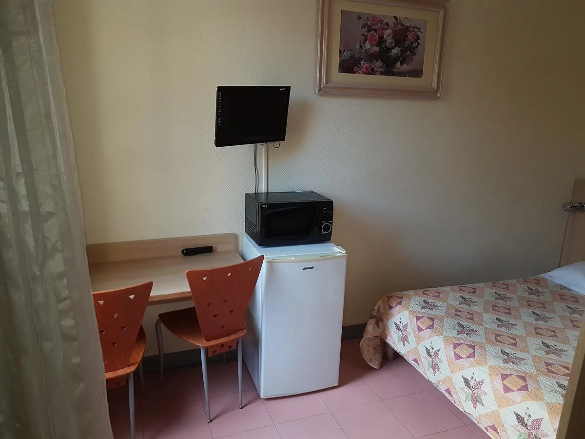 Au Royal Mad Otel 3*