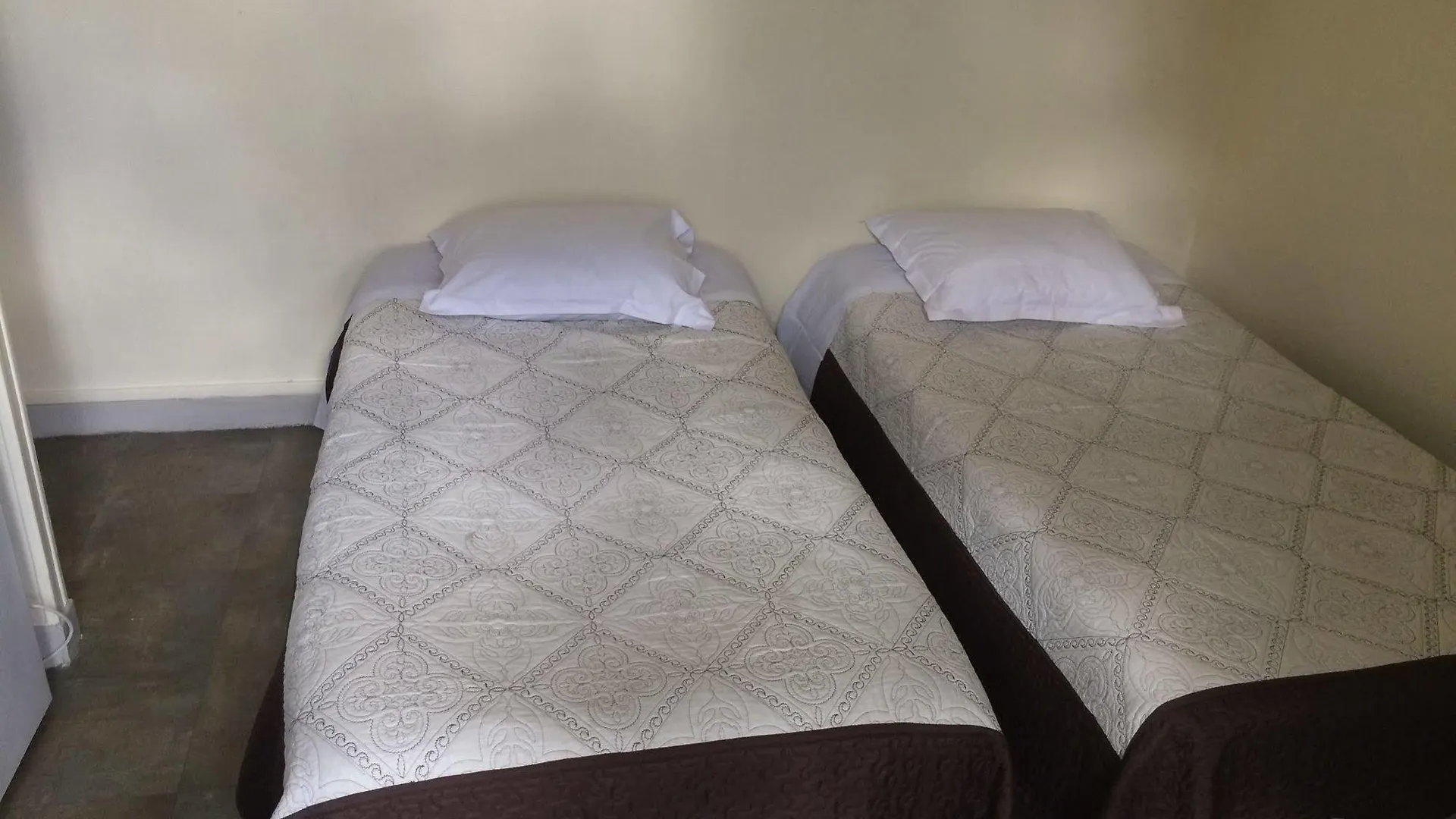 Otel Au Royal Mad