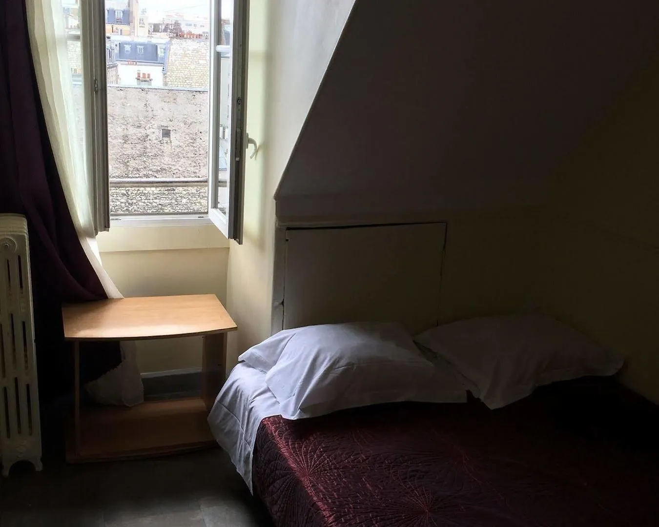Au Royal Mad Hotel Parigi