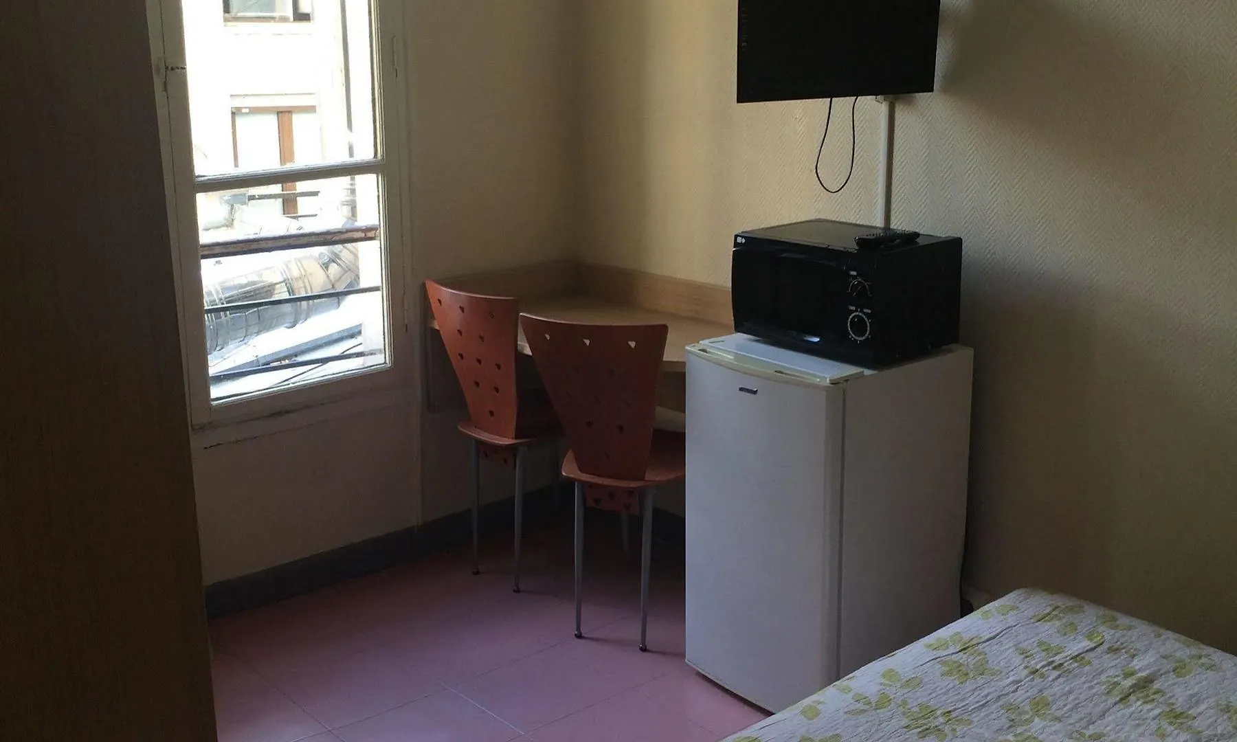 Au Royal Mad Hotel