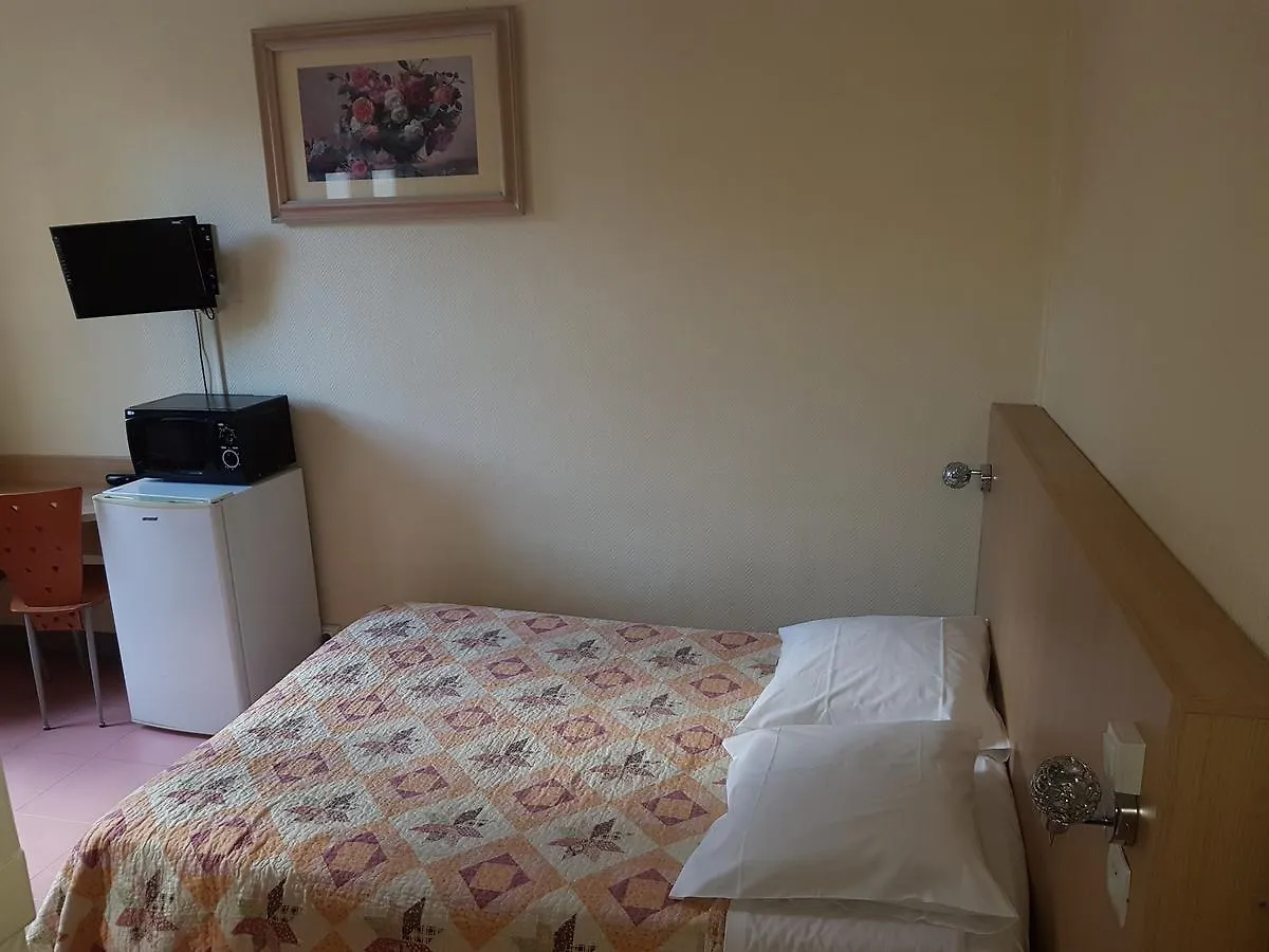Ξενοδοχείο Au Royal Mad 3*